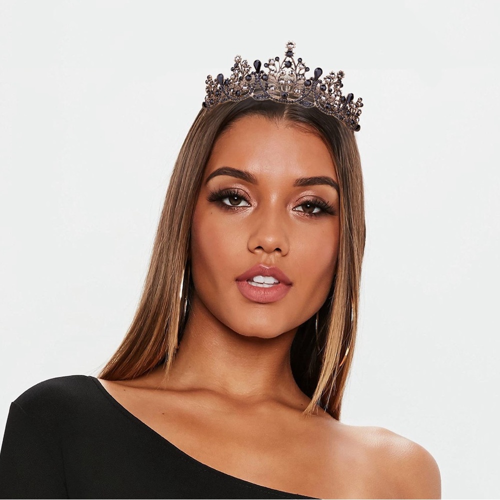 Crown - Picture 3 of 7